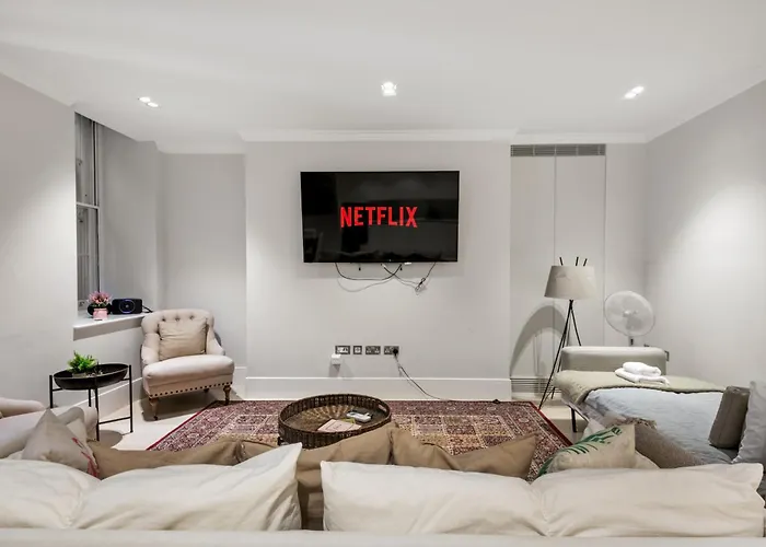 Sg, Chic Covent Garden Apartment