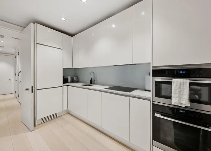 Sg, Chic Covent Garden Apartment